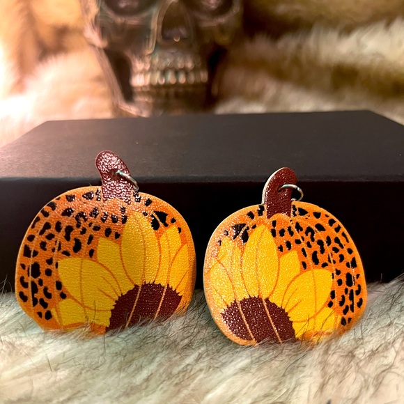 Fall pumpkin/sunflower earrings - Picture 1 of 3